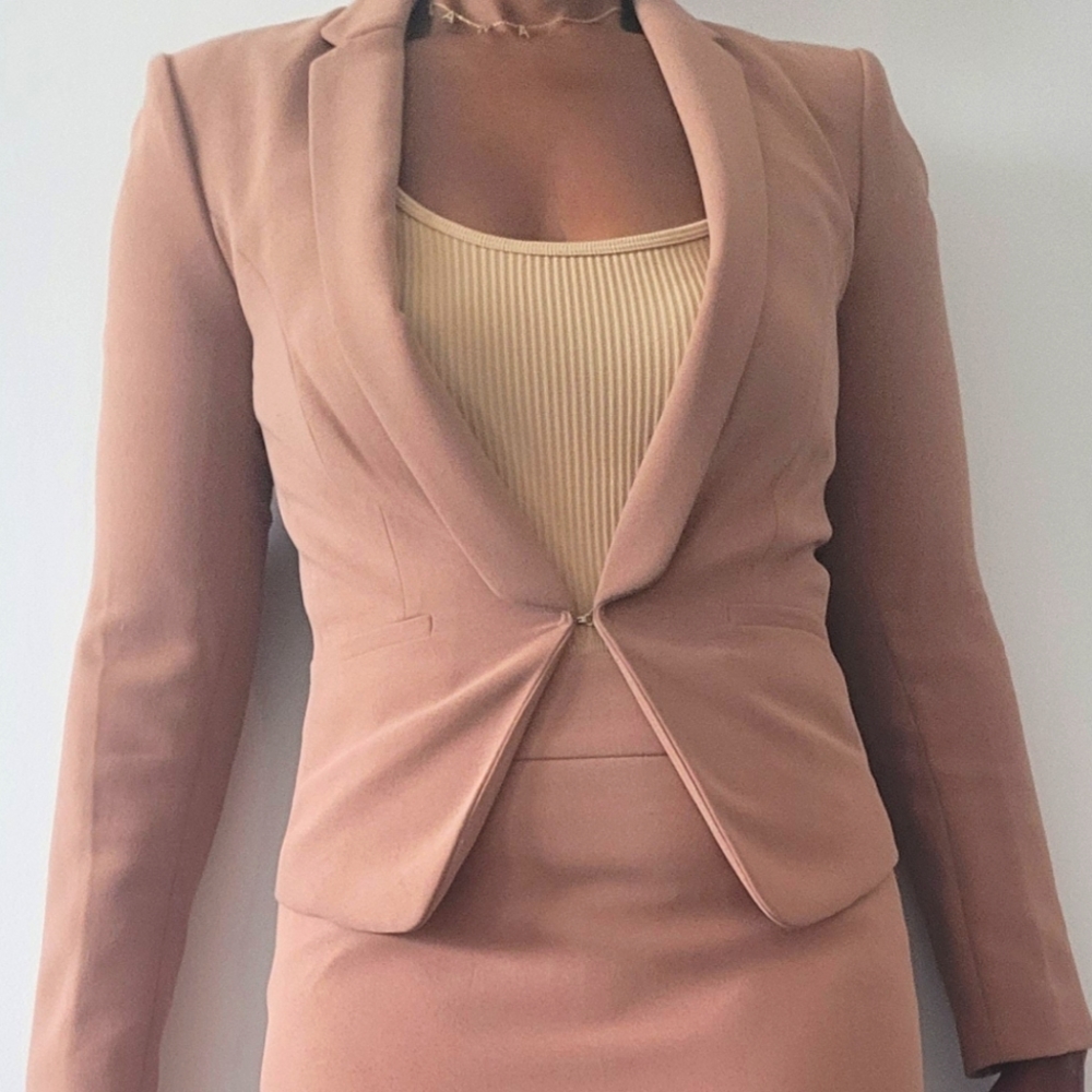 2Pc Kasper Suit Size 4